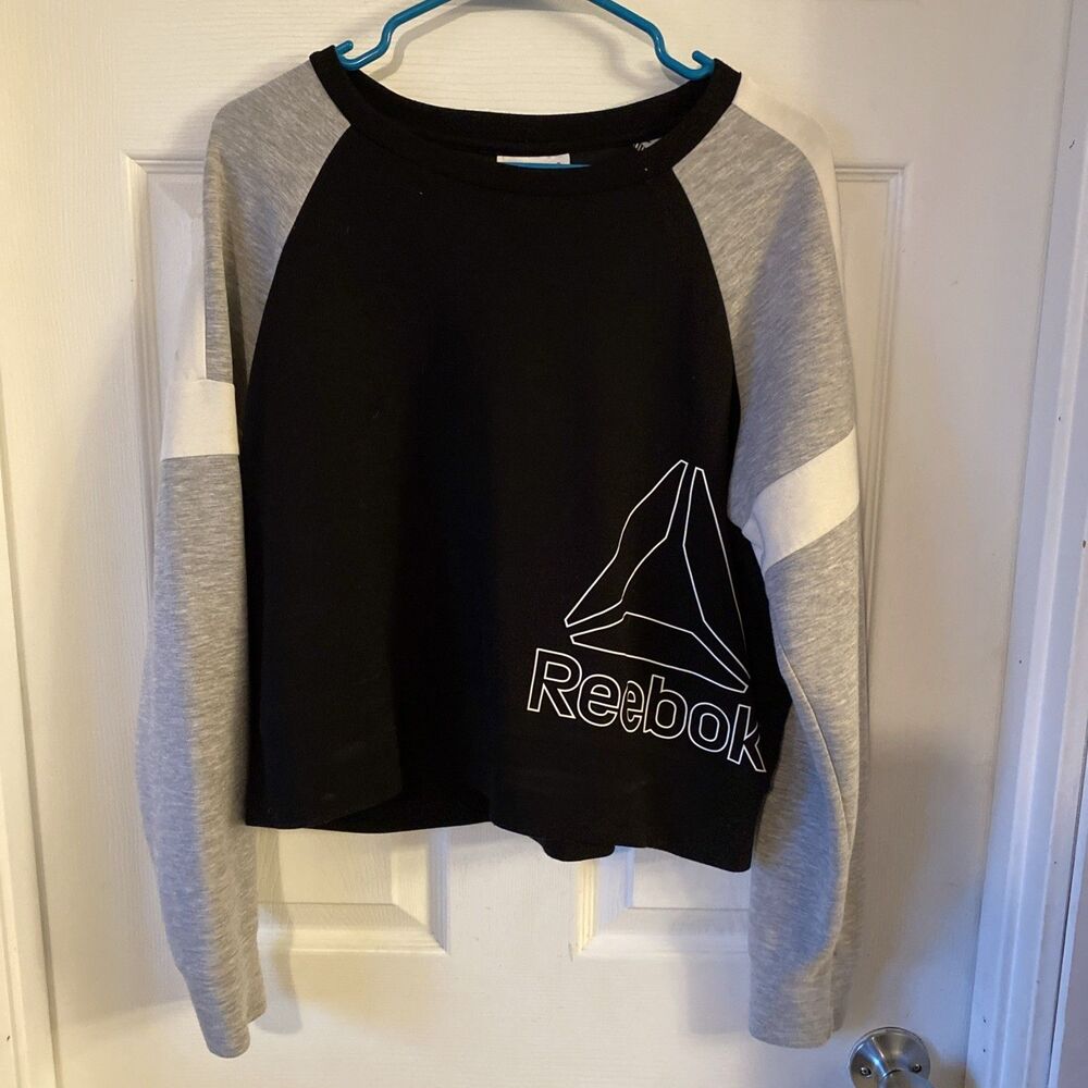 Reebok Sweatshirt Women’s Size Medium Cropped Pullover Boat Neck